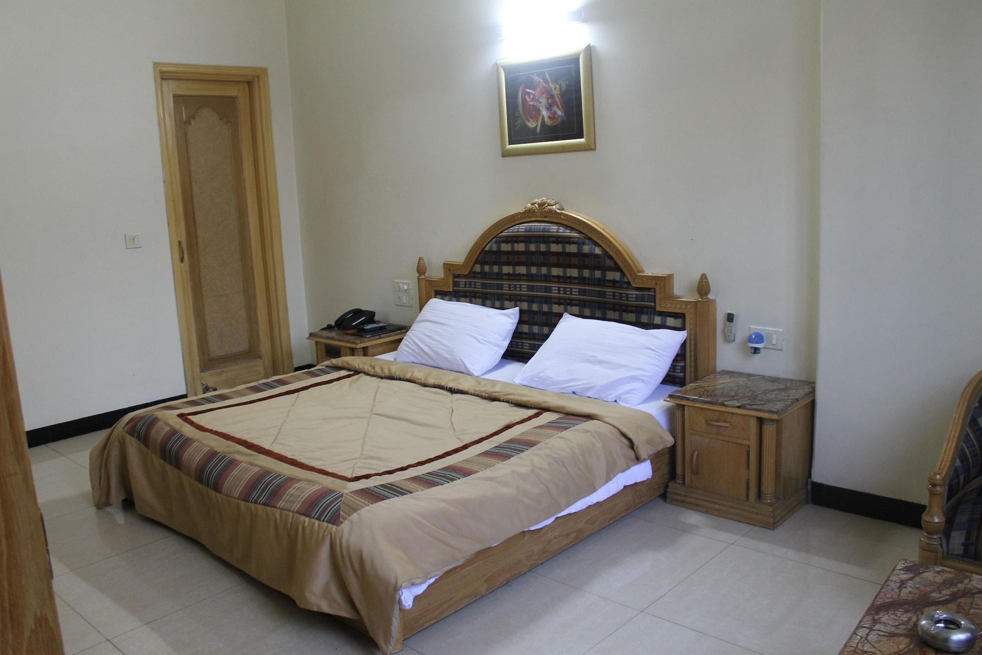 Hotel Sunstar Residency Delhi  Extérieur photo