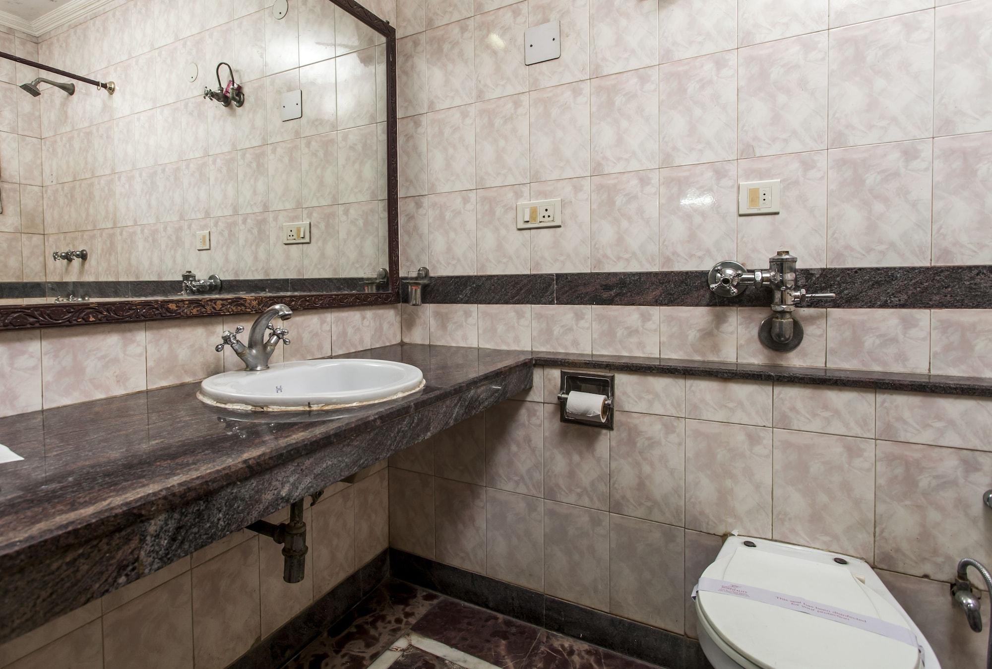 Hotel Sunstar Residency Delhi  Extérieur photo