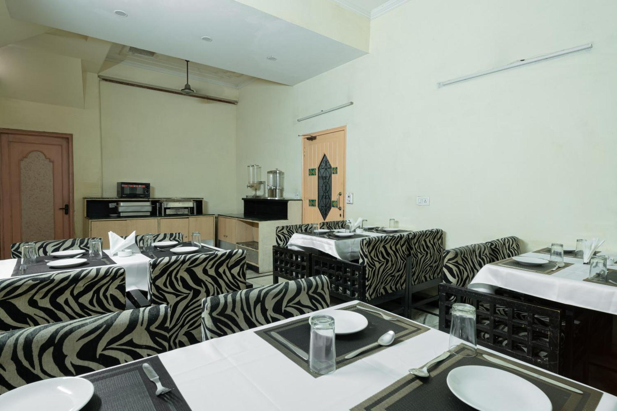 Hotel Sunstar Residency Delhi  Extérieur photo