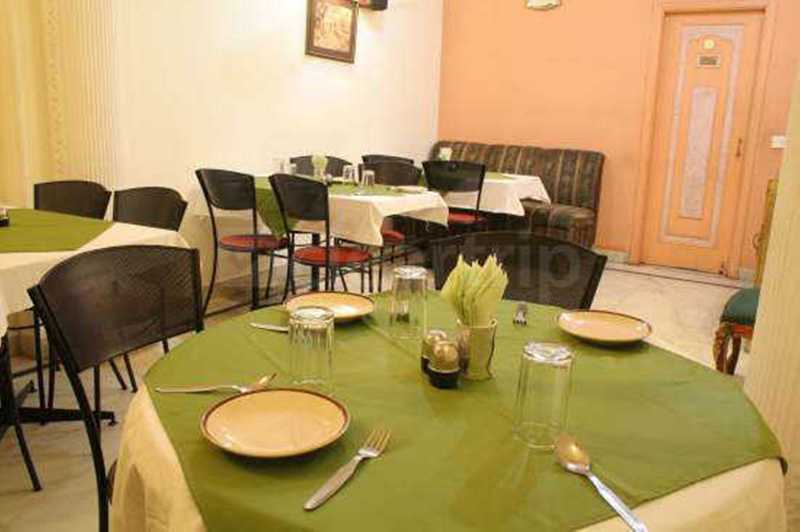 Hotel Sunstar Residency Delhi  Extérieur photo