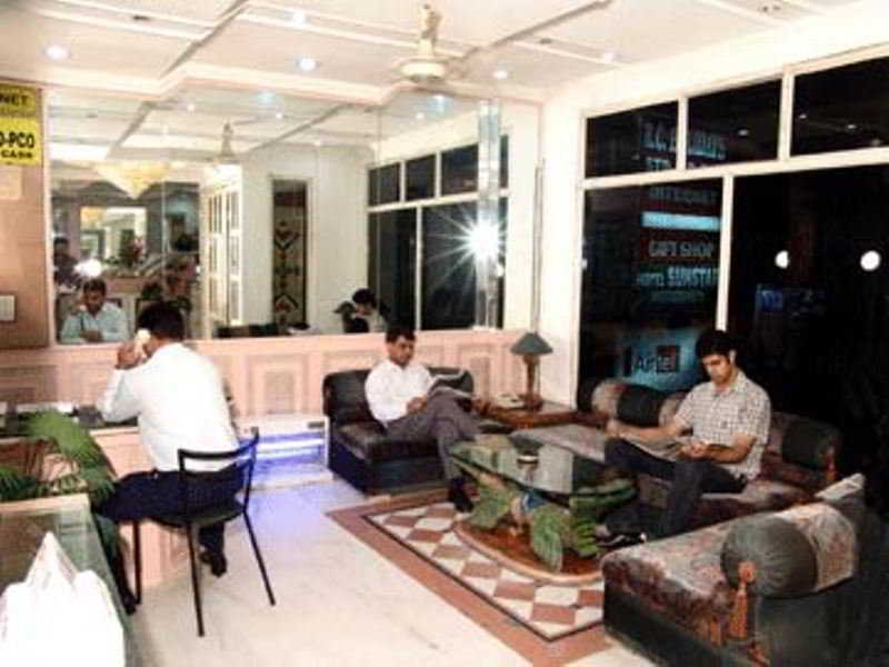 Hotel Sunstar Residency Delhi  Extérieur photo