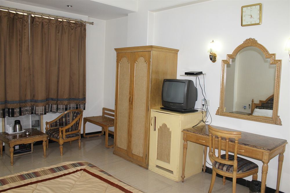 Hotel Sunstar Residency Delhi  Extérieur photo
