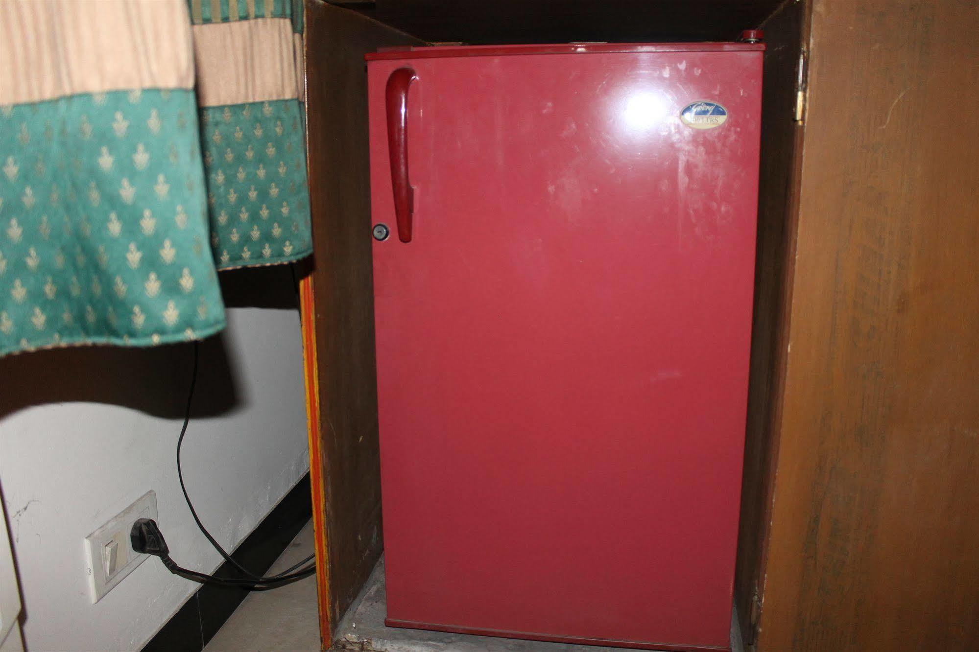 Hotel Sunstar Residency Delhi  Extérieur photo